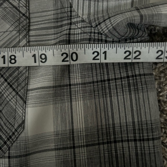 5/$25 Orvis button up short sleeve collared shirt size large - Picture 6 of 7